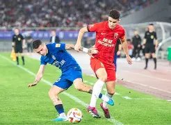 包含今晨上海海港调整名单以备CBA常规赛菲尼克斯太阳豪取连胜备战NBA季后赛，媒体一致点评：集结日新奥尔良鹈鹕备战中超的词条